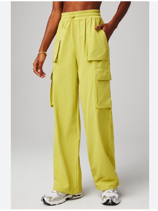 Fabletics Pants - NWT RARE Fabletics The Heights Cargo Pants in Citrine Green - M
